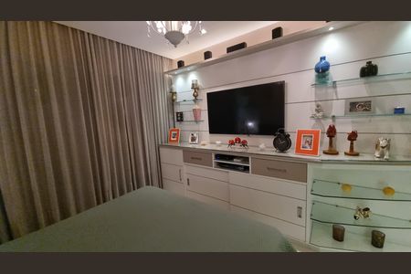 Casa de condomínio à venda com 450m², 4 quartos e 2 vagas Casa de condomínio à venda com 450m², 4 quartos e 2 vagasQuarto