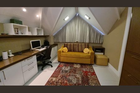 Casa de condomínio à venda com 450m², 4 quartos e 2 vagas Casa de condomínio à venda com 450m², 4 quartos e 2 vagasQuarto