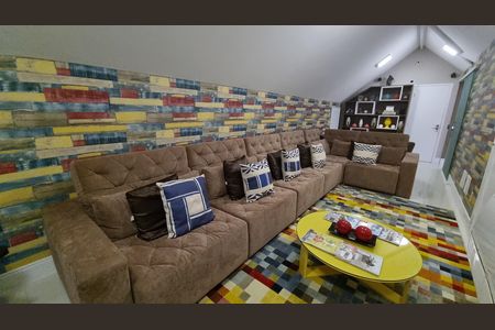 Casa de condomínio à venda com 450m², 4 quartos e 2 vagas Casa de condomínio à venda com 450m², 4 quartos e 2 vagasSala 2