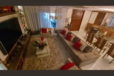 Casa de condomínio à venda com 450m², 4 quartos e 2 vagas Casa de condomínio à venda com 450m², 4 quartos e 2 vagasSala