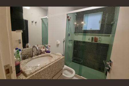 Casa de condomínio à venda com 450m², 4 quartos e 2 vagas Casa de condomínio à venda com 450m², 4 quartos e 2 vagasBanheiro