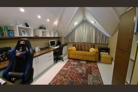 Casa de condomínio à venda com 450m², 4 quartos e 2 vagas Casa de condomínio à venda com 450m², 4 quartos e 2 vagasQuarto