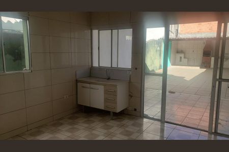 Casa para alugar com 2 quartos, 150m² em Caxangá, Suzano