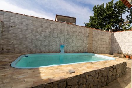 Casa para alugar com 250m², 4 quartos e 2 vagas Casa para alugar com 250m², 4 quartos e 2 vagasPiscina