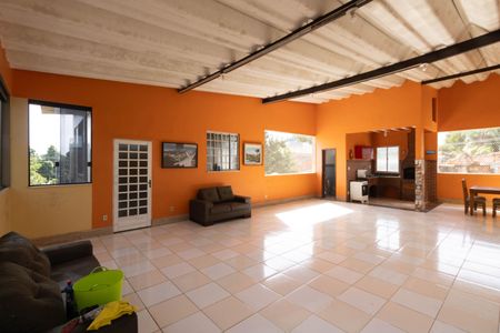 Casa para alugar com 250m², 4 quartos e 2 vagas Casa para alugar com 250m², 4 quartos e 2 vagasTerraço