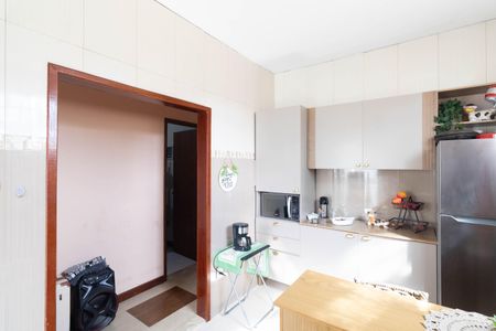 Casa para alugar com 250m², 4 quartos e 2 vagas Casa para alugar com 250m², 4 quartos e 2 vagasCozinha e Área de Serviço