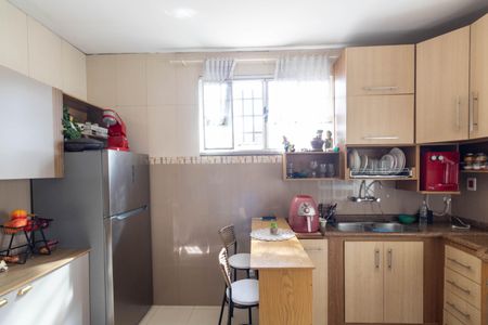 Casa para alugar com 250m², 4 quartos e 2 vagas Casa para alugar com 250m², 4 quartos e 2 vagasCozinha e Área de Serviço