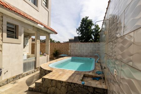 Casa para alugar com 250m², 4 quartos e 2 vagas Casa para alugar com 250m², 4 quartos e 2 vagasPiscina