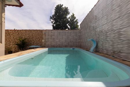 Casa para alugar com 250m², 4 quartos e 2 vagas Casa para alugar com 250m², 4 quartos e 2 vagasPiscina