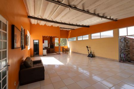 Casa para alugar com 250m², 4 quartos e 2 vagas Casa para alugar com 250m², 4 quartos e 2 vagasTerraço