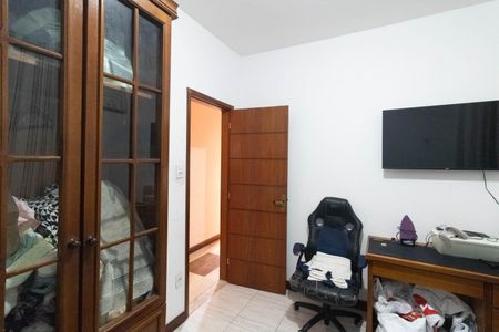 Casa para alugar com 250m², 4 quartos e 2 vagas Casa para alugar com 250m², 4 quartos e 2 vagasQuarto 1
