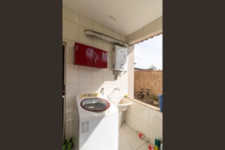 Casa para alugar com 250m², 4 quartos e 2 vagas Casa para alugar com 250m², 4 quartos e 2 vagasCozinha e Área de Serviço