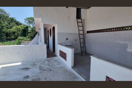 Casa à venda com 150m², 3 quartos e 4 vagas
