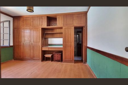 Casa à venda com 150m², 3 quartos e 4 vagas