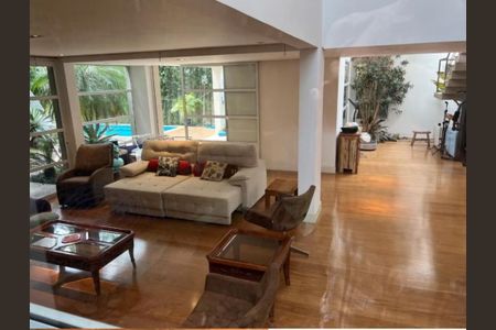 Casa à venda com 4 quartos, 500m² em Jardim Petropolis, São Paulo