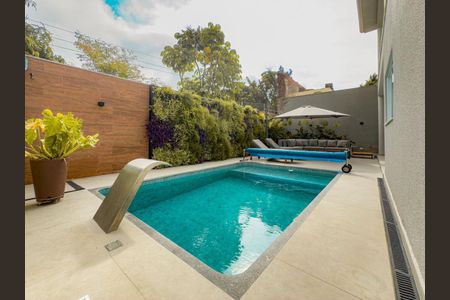 Casa de condomínio à venda com 590m², 3 quartos e 5 vagas