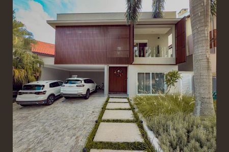 Casa de condomínio à venda com 590m², 3 quartos e 5 vagas
