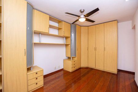 Apartamento à venda com 160m², 4 quartos e 2 vagas