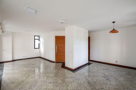 Apartamento à venda com 160m², 4 quartos e 2 vagas
