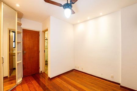 Apartamento à venda com 160m², 4 quartos e 2 vagas