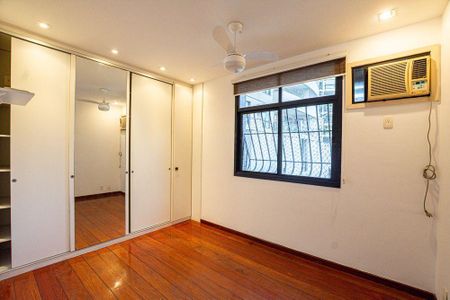 Apartamento à venda com 160m², 4 quartos e 2 vagas
