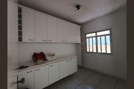 Casa à venda com 220m², 4 quartos e 5 vagas