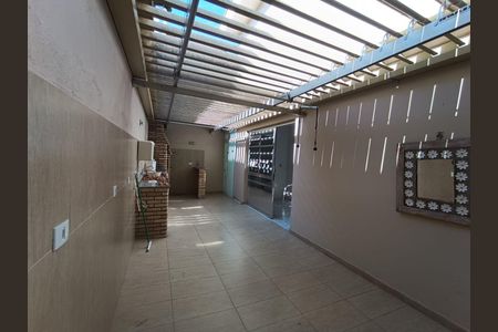Casa à venda com 220m², 4 quartos e 5 vagas