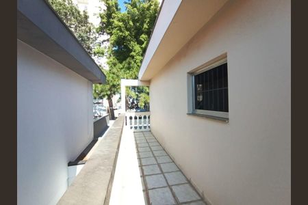 Casa à venda com 220m², 4 quartos e 5 vagas