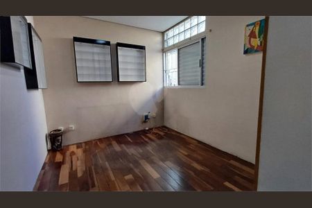 Casa à venda com 3 quartos, 225m² em Vila Guarani (Zona Sul), São Paulo