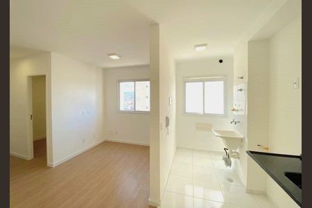 Apartamento à venda com 2 quartos, 42m² em Vila Rica, São Paulo