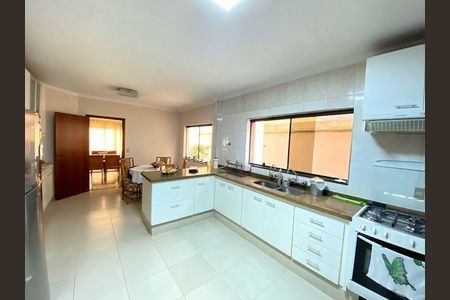 Casa de Condomínio à venda com 4 quartos, 360m² em Residencial Cinco (Alphaville), Santana de Parnaíba