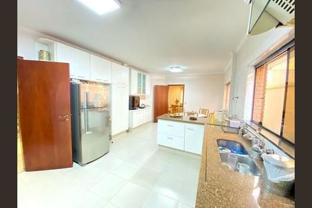 Casa de Condomínio à venda com 4 quartos, 360m² em Residencial Cinco (Alphaville), Santana de Parnaíba