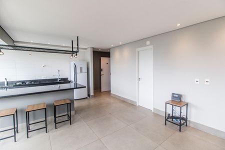 Sala  de apartamento para alugar com 1 quarto, 55m² em Alphaville Empresarial, Barueri