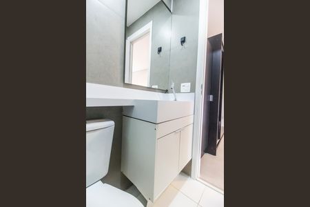 Apartamento para alugar com 55m², 1 quarto e 2 vagas Apartamento para alugar com 55m², 1 quarto e 2 vagasBanheiro da Suíte