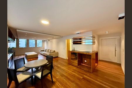 Apartamento à venda com 3 quartos, 177m² em Cerqueira César, São Paulo