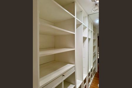 Apartamento à venda com 3 quartos, 177m² em Cerqueira César, São Paulo