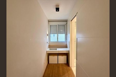 Apartamento à venda com 3 quartos, 177m² em Cerqueira César, São Paulo