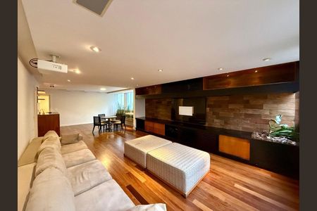 Apartamento à venda com 177m², 3 quartos e 1 vaga