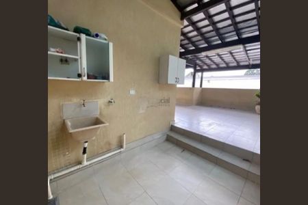 Foto 24 de casa à venda com 3 quartos, 240m² em Vila Carrão, São Paulo