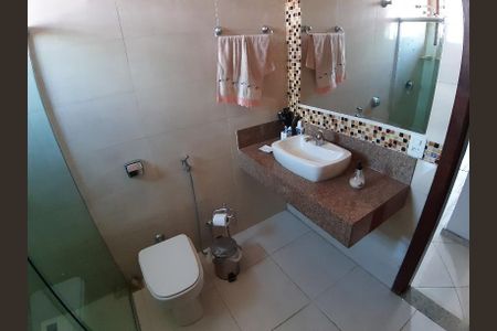 Casa à venda com 3 quartos, 526m² em Glória, Belo Horizonte