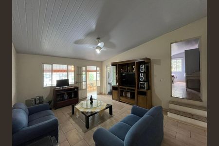 Casa à venda com 318m², 5 quartos e 4 vagas