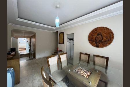 Casa à venda com 318m², 5 quartos e 4 vagas