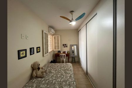 Casa à venda com 318m², 5 quartos e 4 vagas