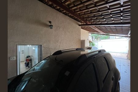 Casa à venda com 318m², 5 quartos e 4 vagas