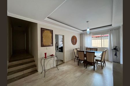 Casa à venda com 318m², 5 quartos e 4 vagas
