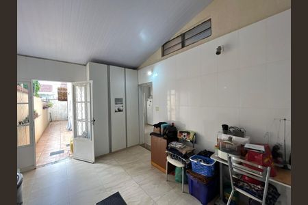 Casa à venda com 318m², 5 quartos e 4 vagas