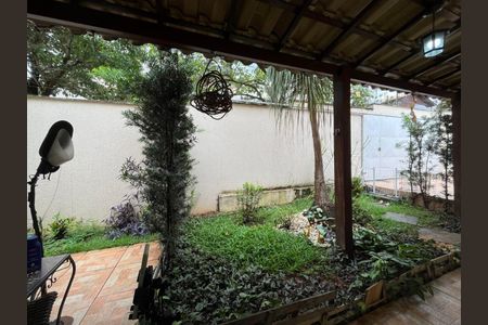 Casa à venda com 318m², 5 quartos e 4 vagas