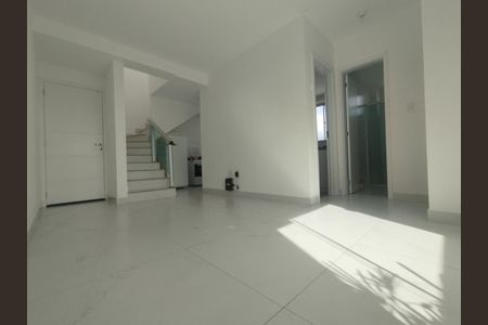 Apartamento à venda com 2 quartos, 121m² em Cabral, Contagem