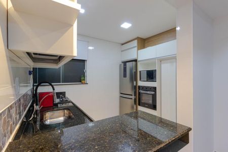 Apartamento à venda com 2 quartos, 106m² em Cabral, Contagem