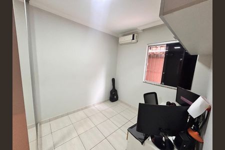 Casa à venda com 3 quartos, 119m² em Cabral, Contagem